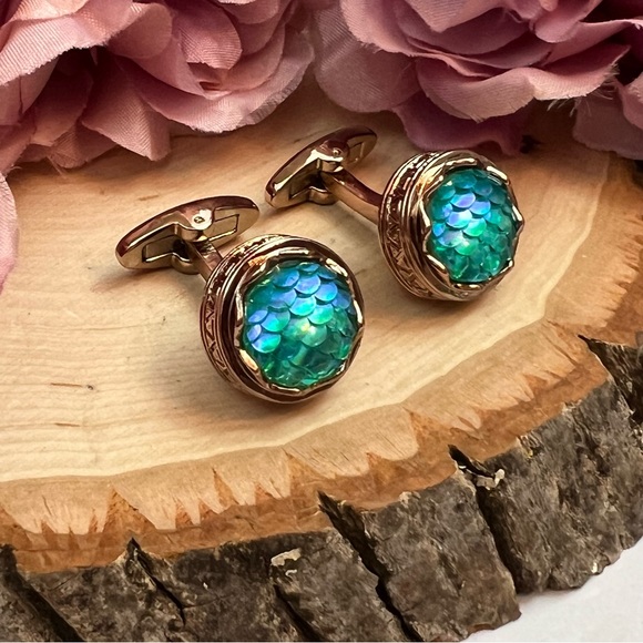 Antiqued Gold and Teal Blue Mother of Pearl Cufflinks - Picture 4 of 17